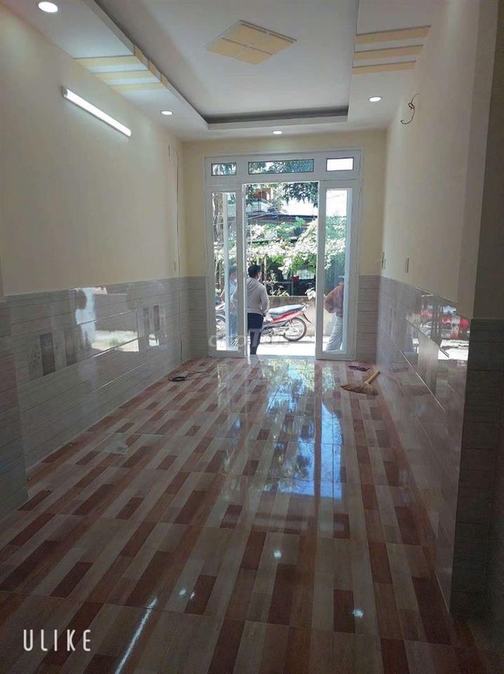 Bán nhà sổ hông  đã chia thành 2 căn