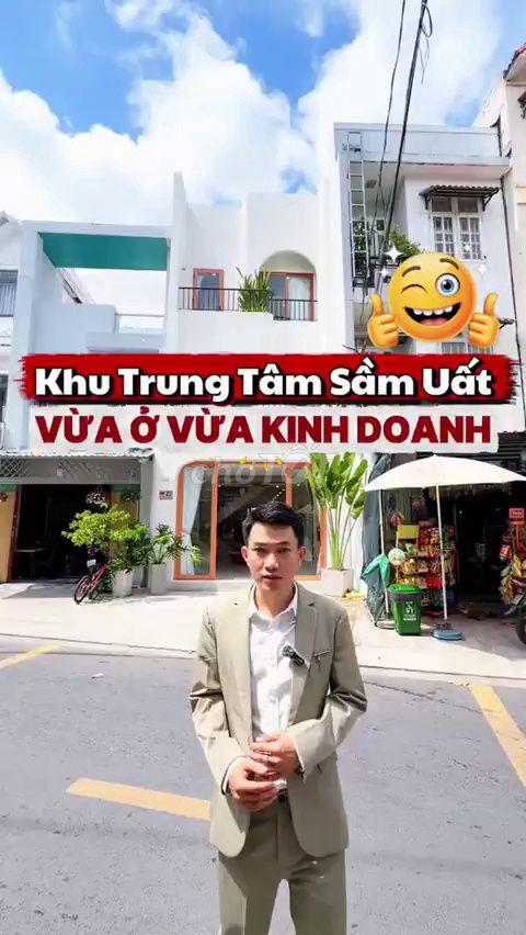 Bán Nhà Phố Mặt Tiền 4.5x17m - Giá 13 Tỷ