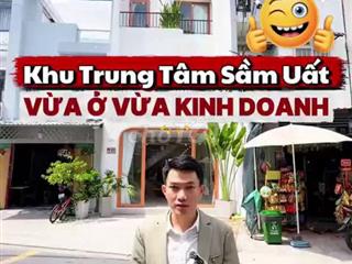 Bán Nhà Phố Mặt Tiền 4.5x17m - Giá 13 Tỷ