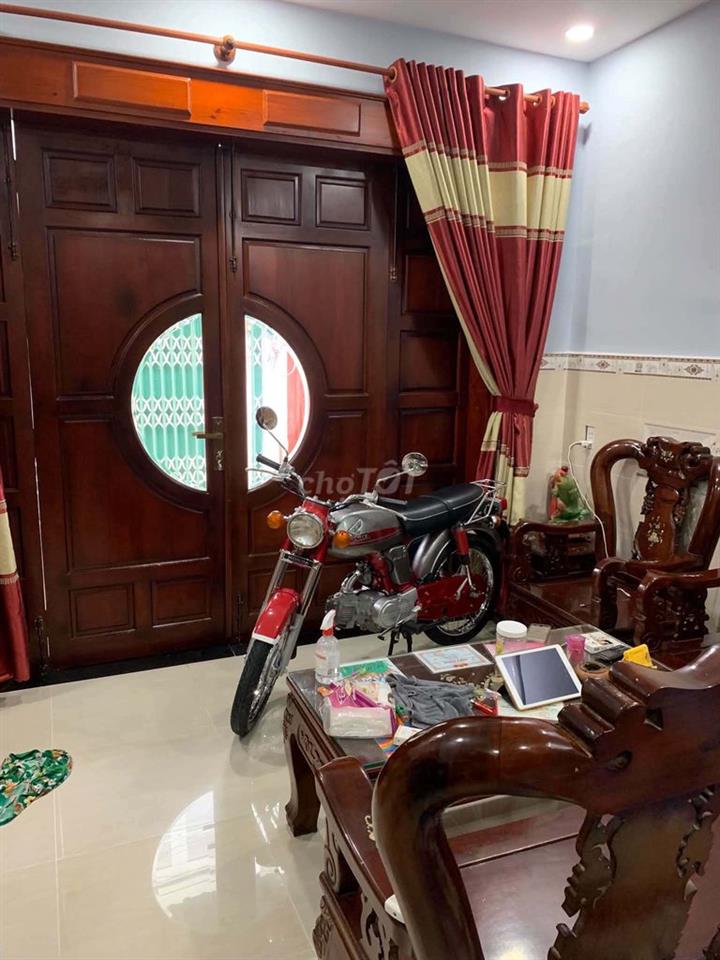 Đang kẹt tiền bán gấp