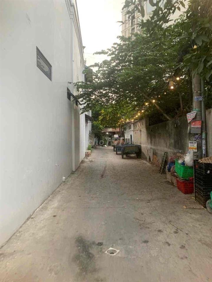 Nhà Lê Cơ khu Nam Hùng Vương sát Aeon Bình Tân
