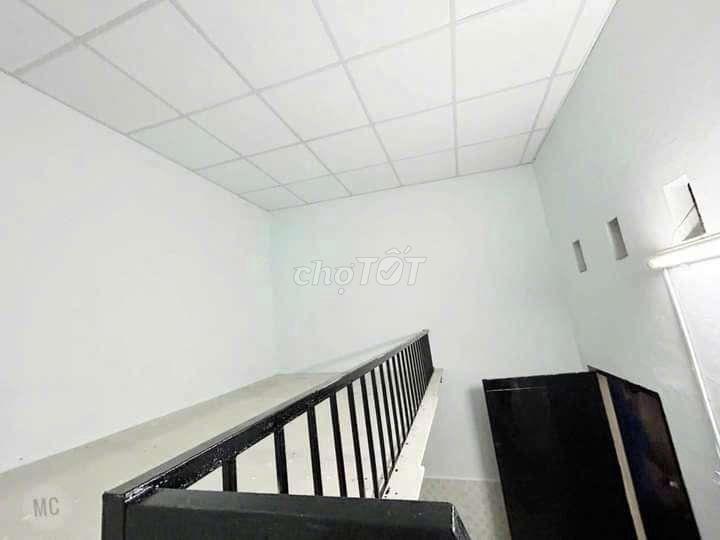 Lên 1 căn nhà Có 6 phòng Trọ  phía sao   thu nhập 15 triệu tháng