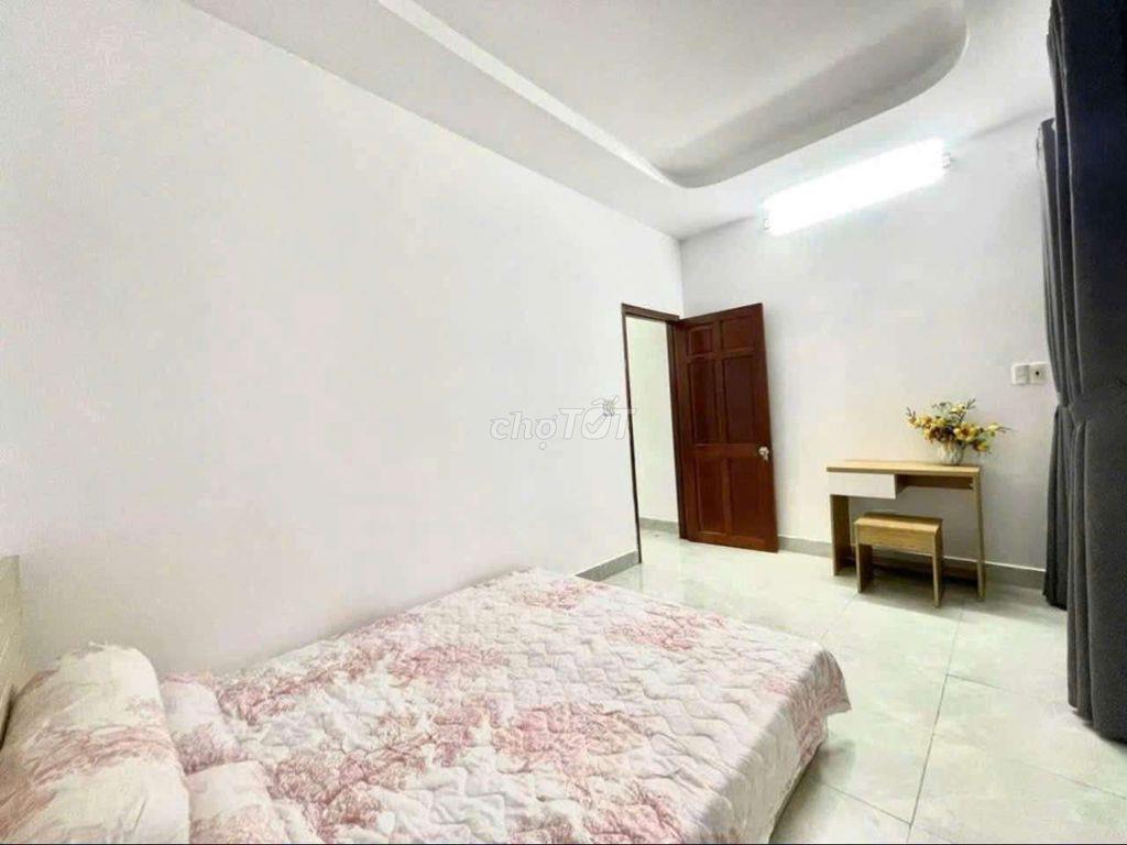 cô chú đi định cư nước ngoài gửi bán căn nhà giá 1 tỷ 330 triệu