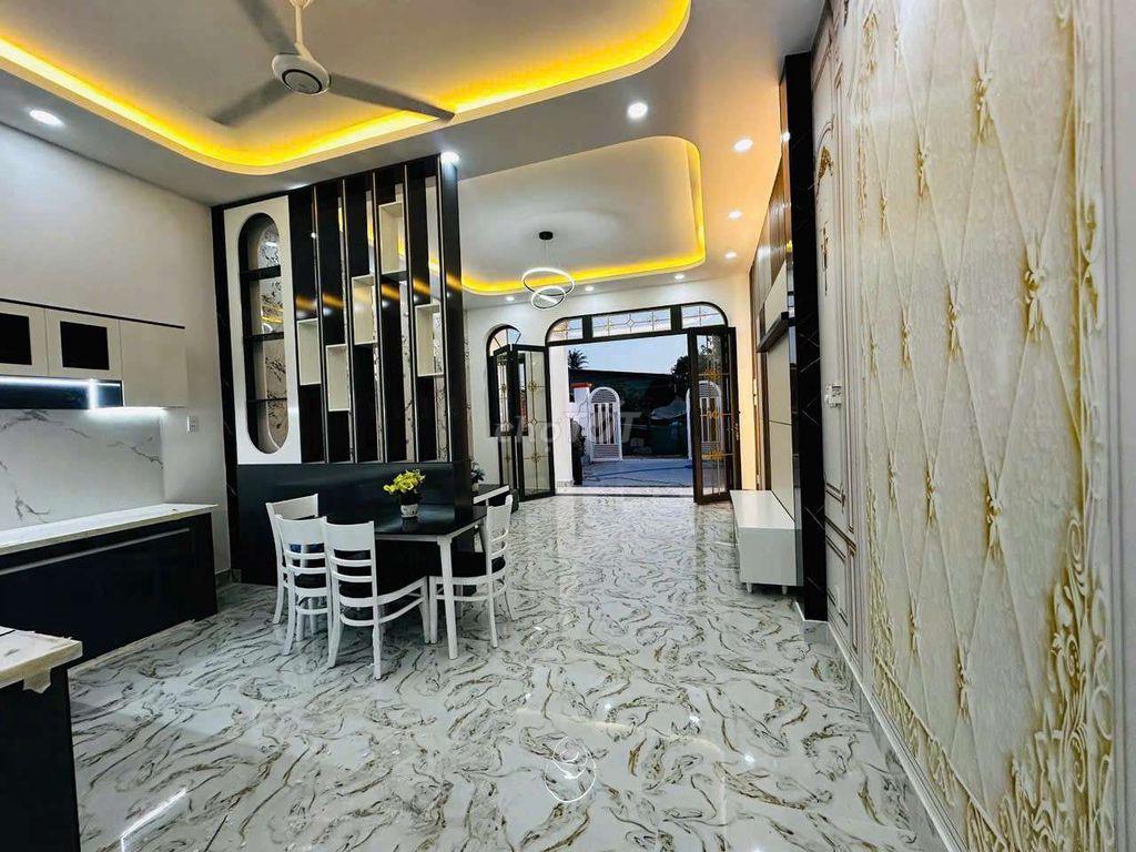 chính chủ đang kêu bán căn nhà ngay Chợ Cầu Tràm giá 2ty150tr  AC LH