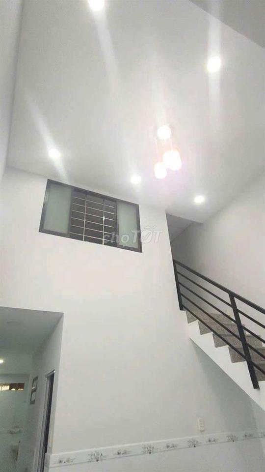 nhà cho thuê 4x10 ấp 2 vlb 3p ngủ 2wc Bình Chánh