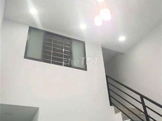 nhà cho thuê 4x10 ấp 2 vlb 3p ngủ 2wc Bình Chánh