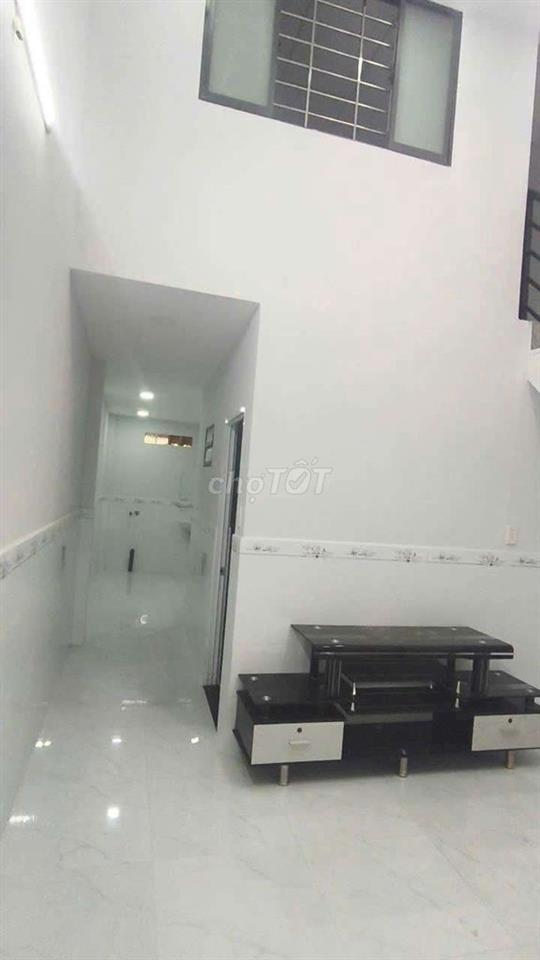 nhà cho thuê 4x10 ấp 2 vlb 3p ngủ 2wc Bình Chánh