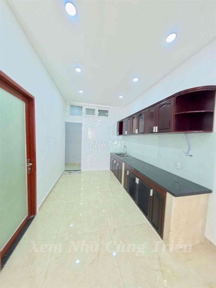 NGAY LÊ VĂN QUỚI - Ngang 5.6 Dài 13m - 3PN 2WC, HẺM XE HƠI