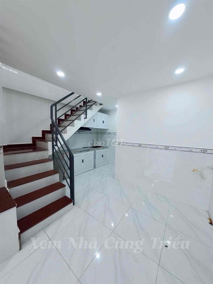 Ngay LÊ VĂN QUỚI, Ngang 4 Dài 8m, 2 TẦNG Hẻm Thông, Dọn Vô Ở LIỀN