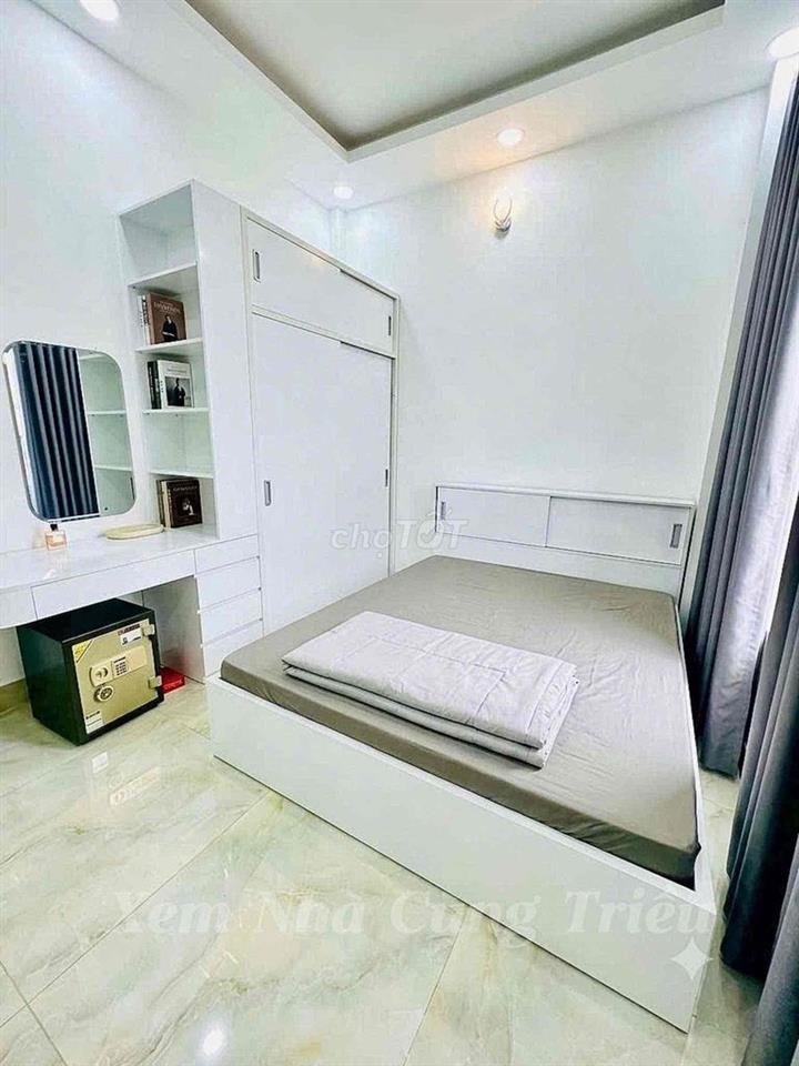 GẤPPP! - NGAY KHU TÊN LỬA, 40m2, 2 TẦNG ĐƯỜNG XE HƠI QUAY ĐẦU