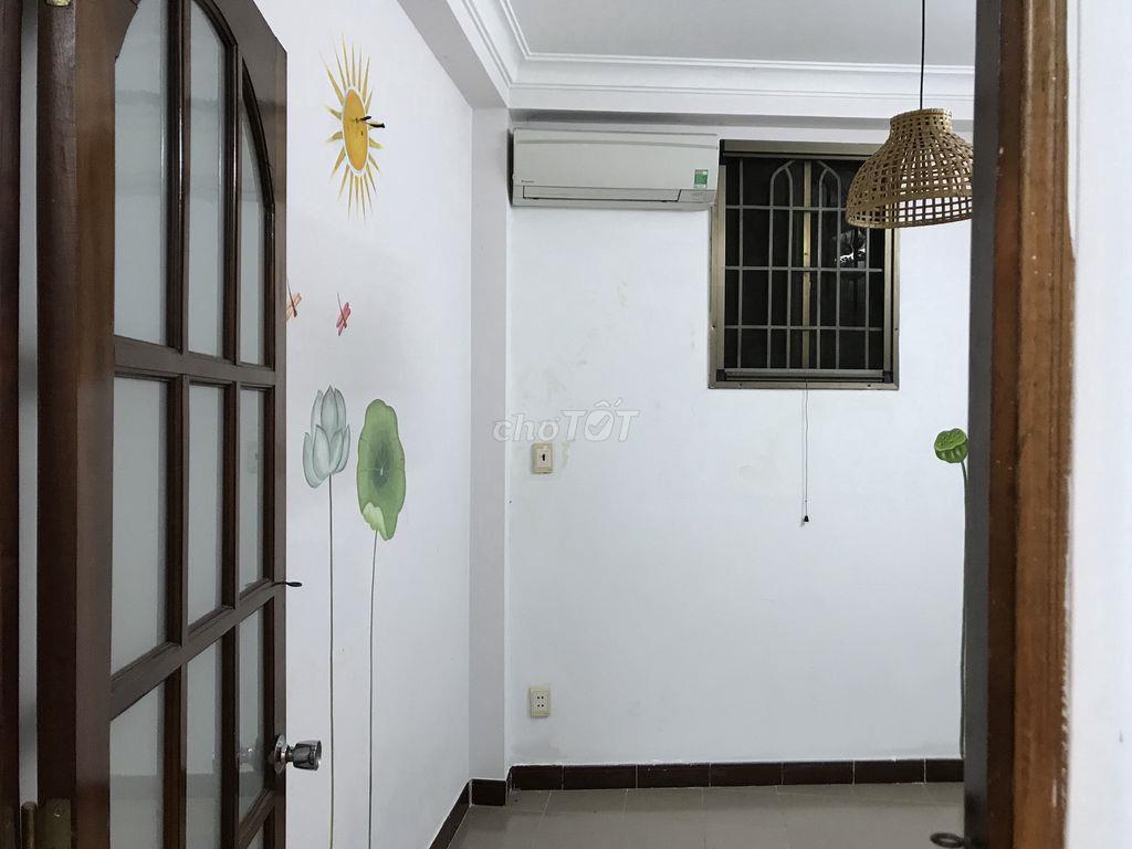 phòng trọ (MÁY LẠNH) BAO ĐIỆN NƯỚC đối diện công viên số 1 LÝ THÁI TỔ