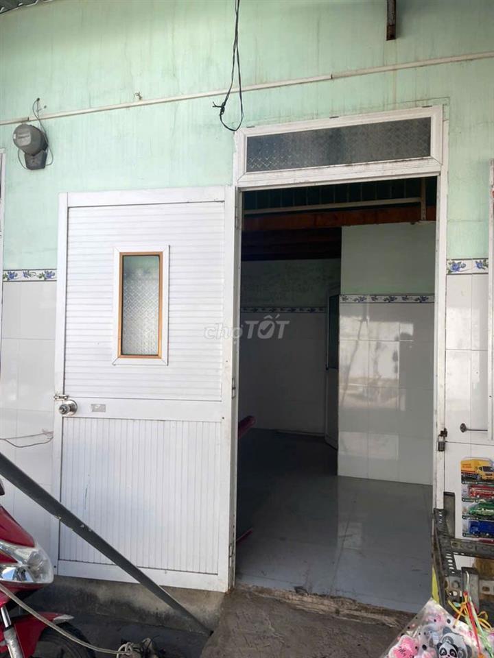 phòng trọ NGAY NGÃ TƯ MẶT TIỀN ĐƯỜNG LỚN phan rí