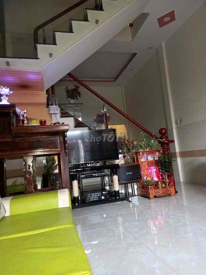bán nhà, gần chợ, gần bhx.