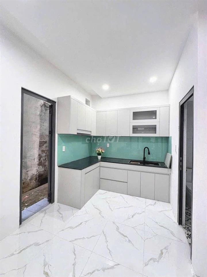 Gia đình tôi kẹt tiền làm ăn cần bán gấp nhà Bình Chánh