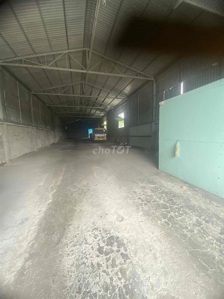 Cho thuê kho xưởng mặt tiền đường Mai Bá Hương 700m2