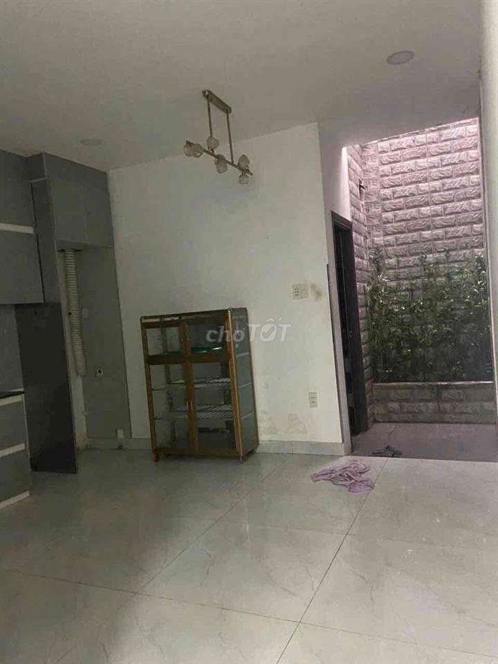 Bán gấp nhà mặt tiền đường chính khu phố chợ Cầu Xáng