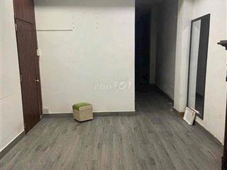 Bán gấp nhà mặt tiền đường chính khu phố chợ Cầu Xáng