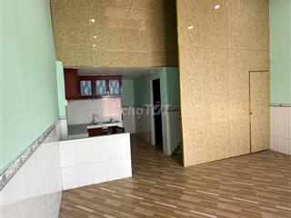 Kẹt tiền bán nhà