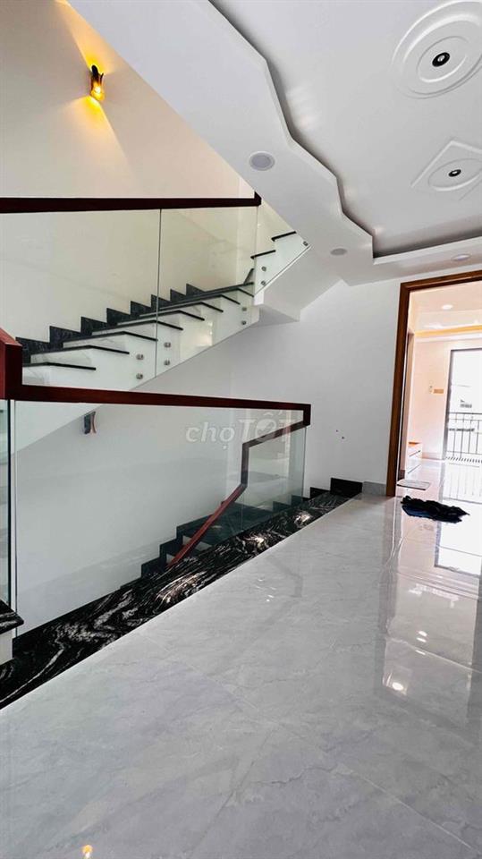 MẶT TIỀN VIP TẶNG LUÔN SÂN 3m70 KHÔNG TÍNH VÀO DIỆN TÍCH NHÀ