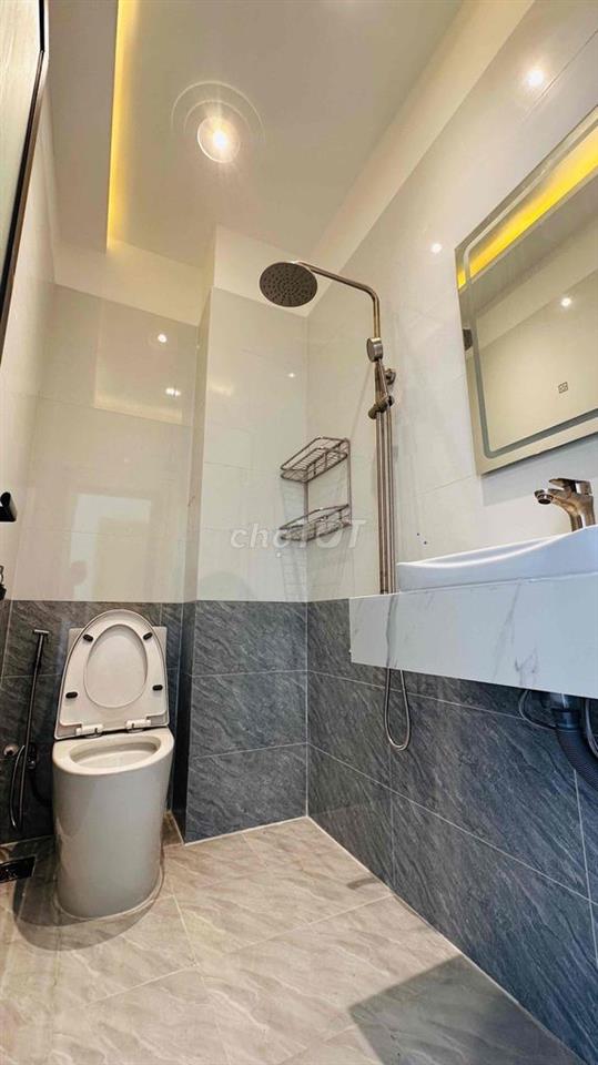 MẶT TIỀN VIP TẶNG LUÔN SÂN 3m70 KHÔNG TÍNH VÀO DIỆN TÍCH NHÀ