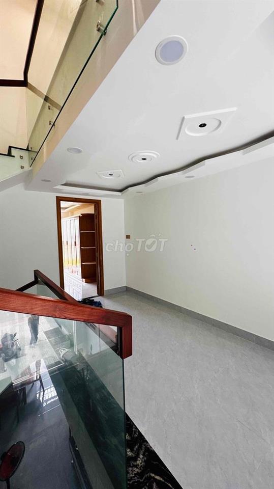 MẶT TIỀN VIP TẶNG LUÔN SÂN 3m70 KHÔNG TÍNH VÀO DIỆN TÍCH NHÀ