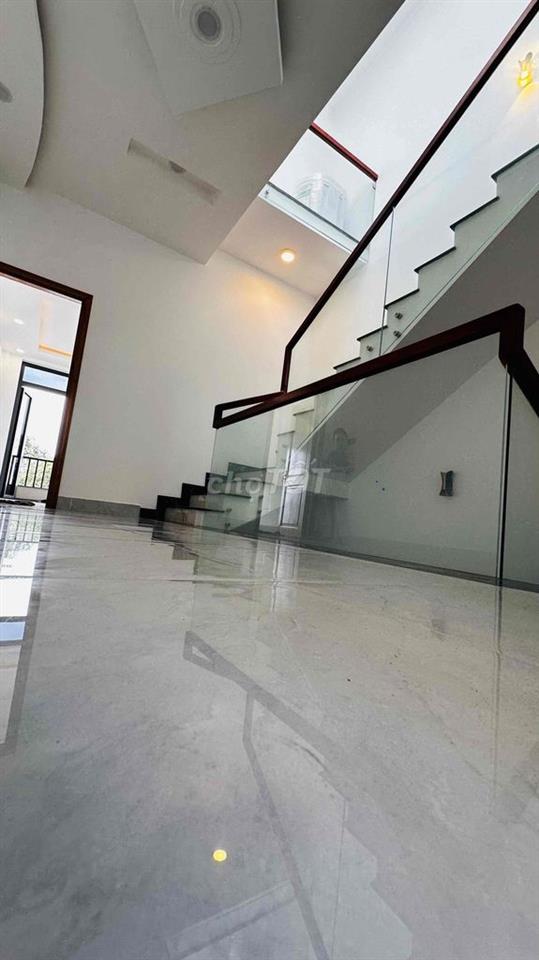 MẶT TIỀN VIP TẶNG LUÔN SÂN 3m70 KHÔNG TÍNH VÀO DIỆN TÍCH NHÀ