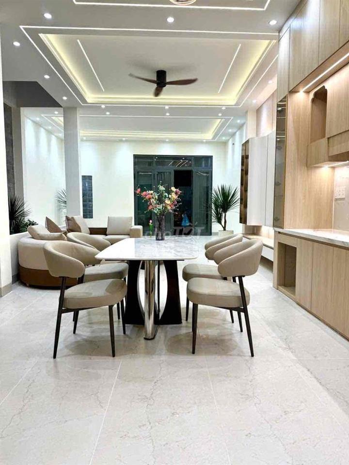 NHÀ ĐẸP NHẤT KHU, NỘI THẤT XỊN CHỦ NGỘP CẦN BÁN GẤP
