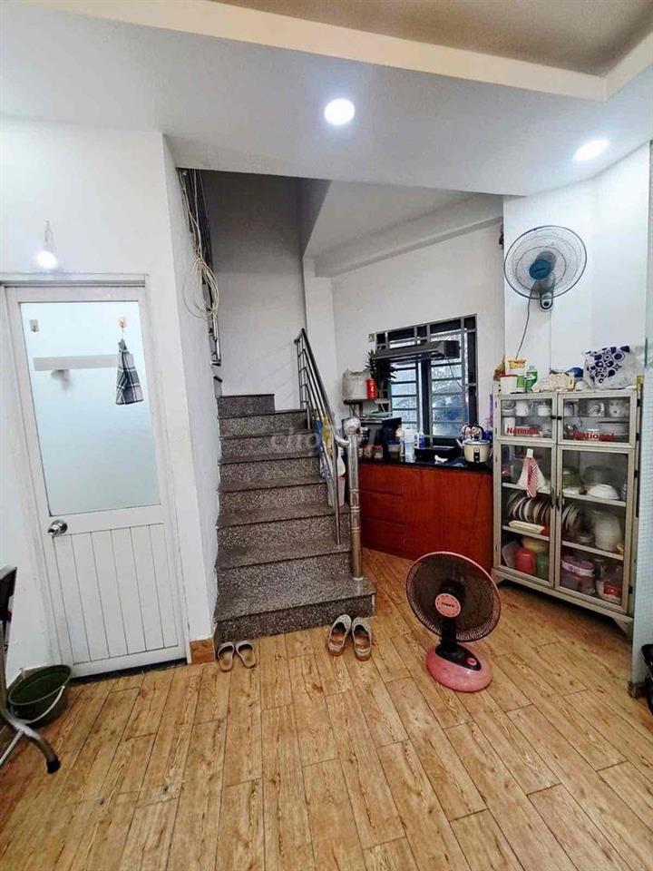 bán nhà Rẽ quận Tân Phú lỗ 700tr