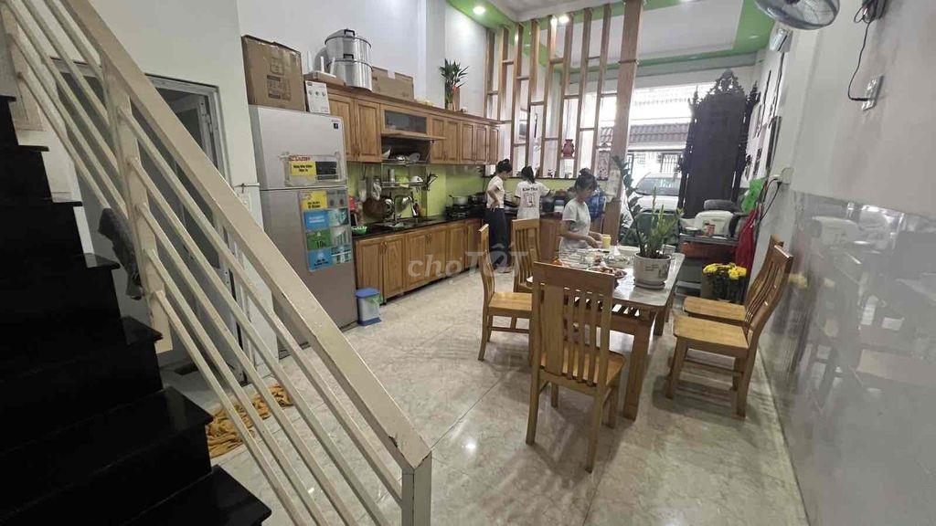 XE HƠI NGỦ TRONG NHÀ, DIỆN TÍCH TO GIÁ LẠI MỀM
