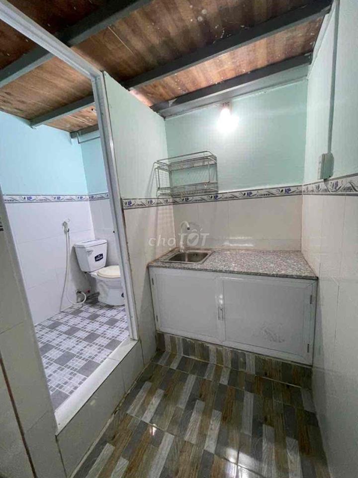 Gần ĐH QT Hồng Bàng, dt 20m2 có gác cao 2m, gần Đầm Sen