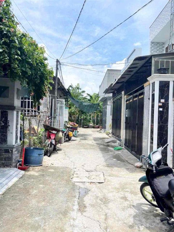 BÁN NHÀ LONG AN GẦN CHỢ BÌNH CHÁNH- 80M2- 2 TẦNG- HẺM XE HƠI- 1,95 TỶ.
