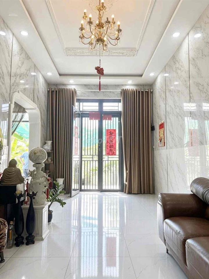 BÁN NHÀ GẦN CHỢ LONG THƯỢNG - LONG AN- NGANG 7M- 60M2- 2 TẦNG- 3PN