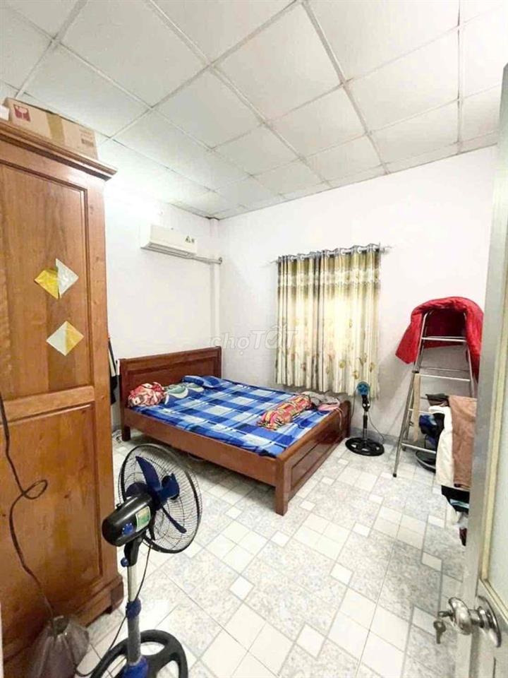 BÁN NHÀ LÊ VĂN QUỚI - BÌNH TÂN- HẺM XE HƠI- 2 TẦNG-  55M2 - NỞ HẬU