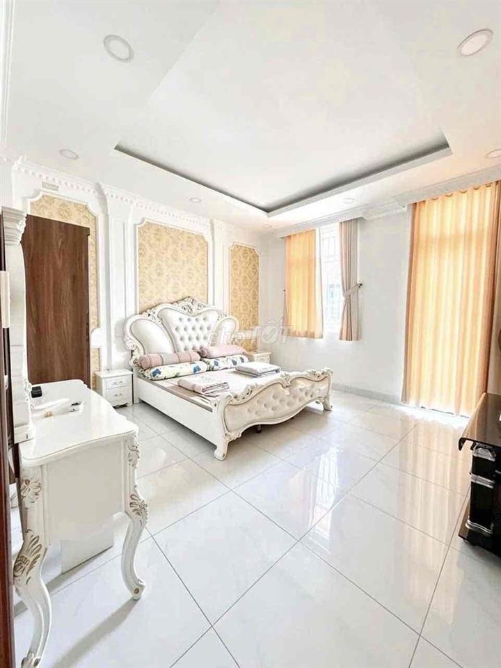 BÁN NHÀ NGANG 8M - LÊ VĂN QUỚI- BÌNH TÂN- 88M2- 3 TÂNG- HẺM XE HƠI