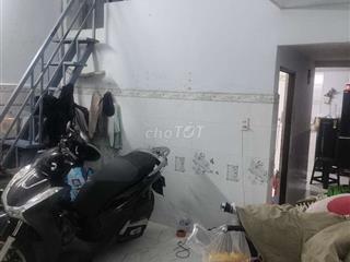 Bán nhà giá tốt - Gần chợ, gần trường học gần đường quốc lộ