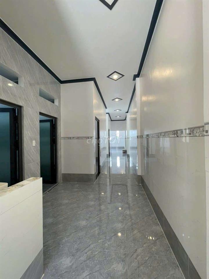 nhà bán gần chợ kế mỷ cău mồng gà.cách ql50.200 mét.hẻm 3 mét 