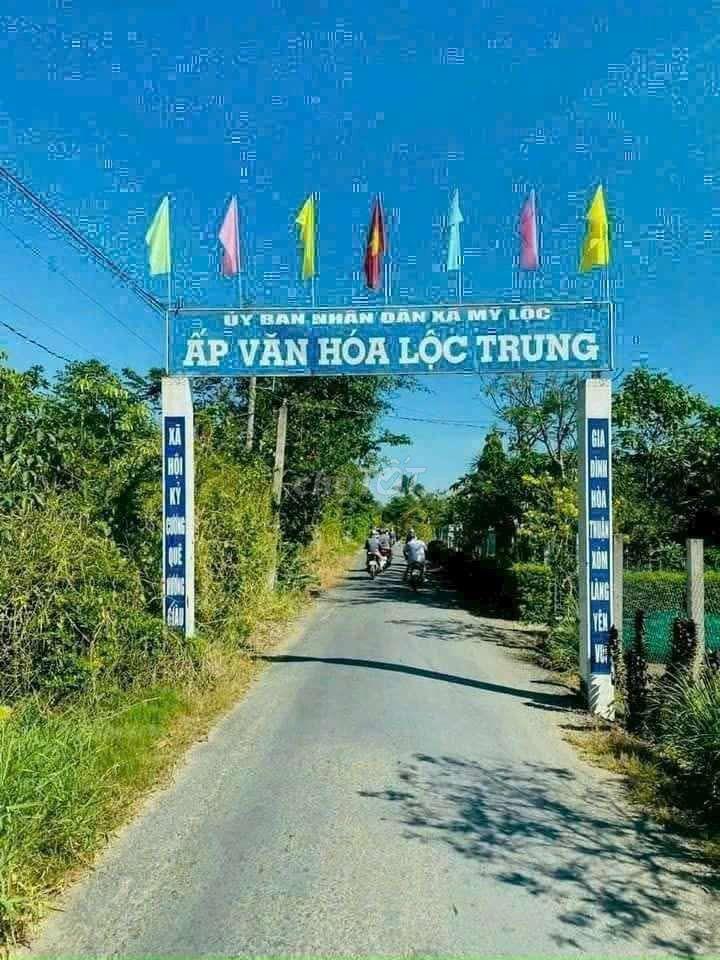 nhà bán xả mỷ lộc Long an tây ninh.đường tỉnh 835A.1lk xe hơi vô nhà