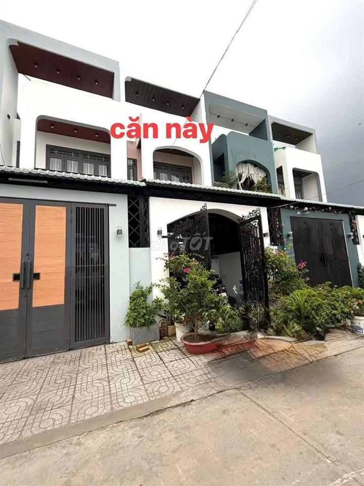nhà bán xả mỷ lộc Long an tây ninh.đường tỉnh 835A.1lk xe hơi vô nhà