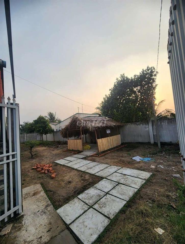 Nhà MT nhựa rẻ hơn hẻm xã Tân Nhựt BC