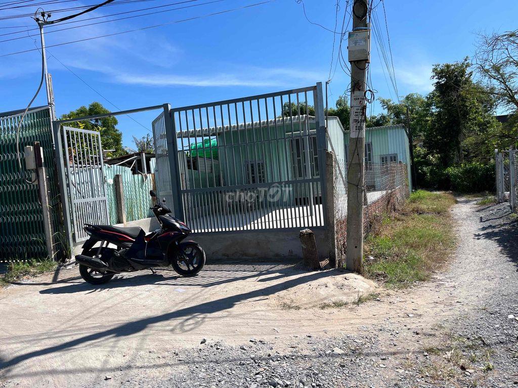Nhà tại xã Hưng Long 5x16m Giá 850  triệu