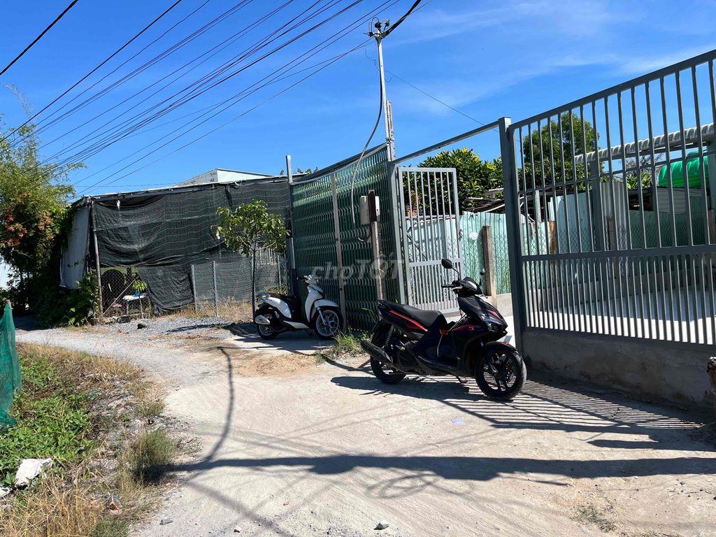 Nhà tại xã Hưng Long 5x16m Giá 850  triệu