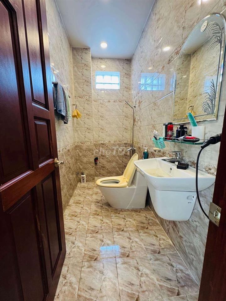 PHẠM VĂN BẠCH TÂN BÌNH 4,2X15 , 3TẦN HẺM XE TẢI CÁCH 20M RA MẶT TIỀN 