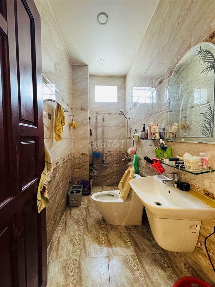 PHẠM VĂN BẠCH TÂN BÌNH 4,2X15 , 3TẦN HẺM XE TẢI CÁCH 20M RA MẶT TIỀN 