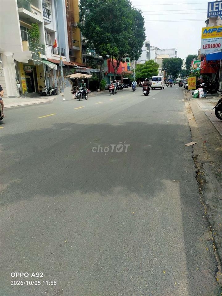 NGAY VƯỜN LÀI TÂN PHÚ 33M2 3TẦN ,SÂN THƯỢNG  HẺM XE HƠI  CÁCH MT 30M