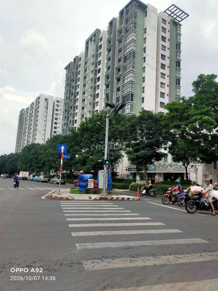 NHÀ NGAY ĐƯÓNG SỐ 5 KẾ AEON TÂN PHÚ  71M.  5TẦN CÓ THANG MÁY  500KG