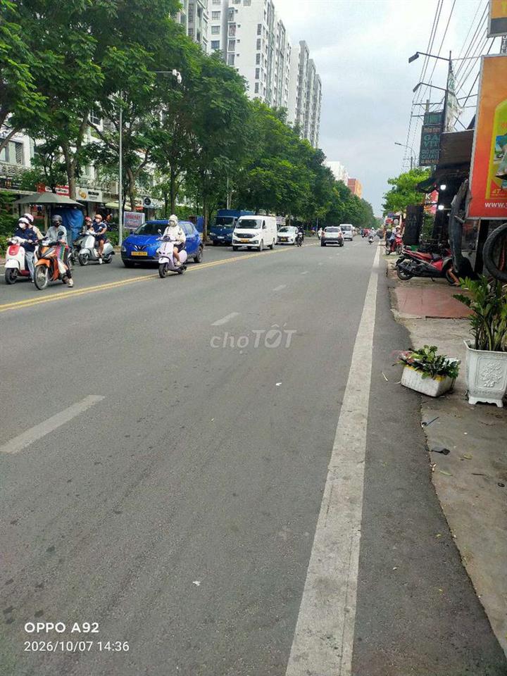NHÀ NGAY ĐƯÓNG SỐ 5 KẾ AEON TÂN PHÚ  71M.  5TẦN CÓ THANG MÁY  500KG