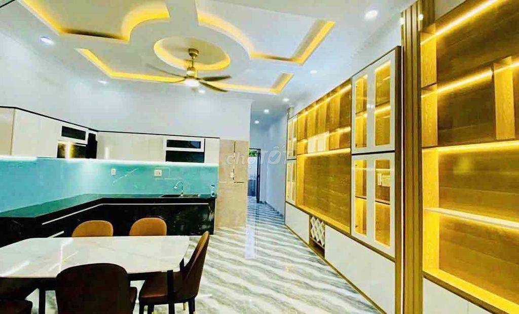 Nhà Mặt Tiền Dọn Vào Ở Liền,giảm sâu 1T 500triệu,còn thương lượng