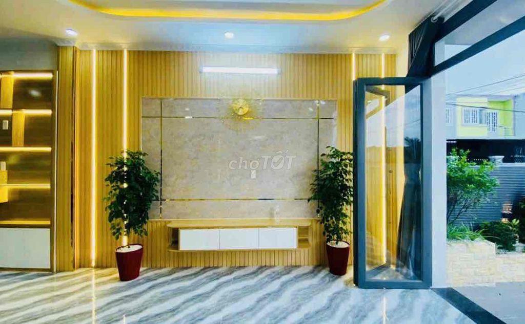 Nhà Mặt Tiền Dọn Vào Ở Liền,giảm sâu 1T 500triệu,còn thương lượng