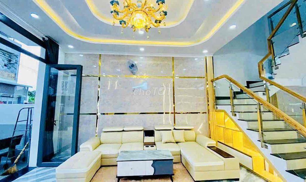Nhà Mặt Tiền Dọn Vào Ở Liền,giảm sâu 1T 500triệu,còn thương lượng