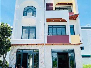 NHÀ PHỐ 3 TẦNG THE SOL CITY – 5PN, 5WC – GẦN CHỢ HƯNG LONG BÌNH CHÁNH